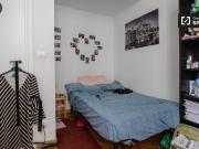 Accogliente camera in appartamento con 3 camere da letto...