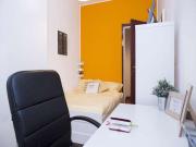 Accogliente camera singola con portineria