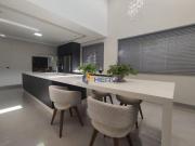 Aceita troca Casa com 3 quartos à venda, 260 m² por R$...