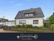 Achim Uesen. Solides Einfamilienhaus mit Einliegerwohnung