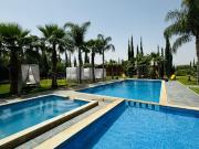 Achtez ce riad à Ennakhil Palmeraie. Surface de 10000...