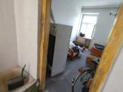 ACHTUNG Schnäppchen, sanierungsbedürftige Wohnung mit WC...