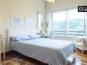 ¡Oferta! Amplia habitación en un apartamento de 3...
