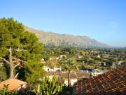 Acogedor apartamento en planta baja en posición elevada...