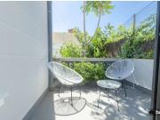 Acogedor estudio con balcón y baño en Gracia norte Co Living