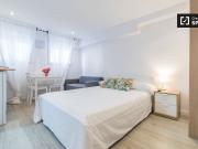 Acogedor estudio en alquiler en El Pla del Real, Barcelona