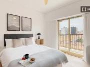 Barato Habitación en piso compartido de 5 habitaciones,...