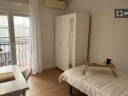 ¡Oferta! Habitación en piso compartido en Cuatro...