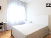 Único Habitación luminosa en piso compartido en...