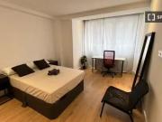¡Renta! Se alquila habitación en piso compartido de 4...