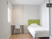 ¡Oferta! Se alquila habitación en piso de 5 dormitorios...