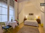 Bonito Se alquila habitación en piso de 5 habitaciones...