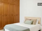 Barato Se alquila habitación en piso de 6 habitaciones...