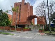 Amplio Apto Res. Lagunita Country 186m2, 3H 1S 3B 1S 4P 2M