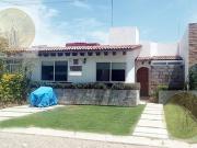 Acogedora casa con alberca