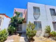 Acogedora casa de 2 niveles en fraccionamiento