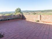 Acogedora casa de pueblo, situada en una calle tranquila...