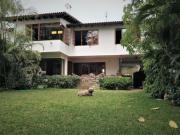 ACOGEDORA CASA EN VENTA EN EXCELENTE UBICACION, AURORA...
