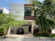 Acogedora casa Zona Yucatán Country Club