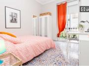 Acogedora habitación con armario independiente en piso...