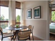 Acogedora habitación con baño privado en alquiler en...