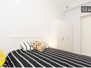 Acogedora habitación con calefacción en un apartamento...