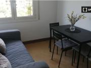 Acogedora habitación con cama de matrimonio en alquiler...