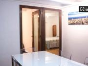 Acogedora habitación en alquiler en apartamento de 5...