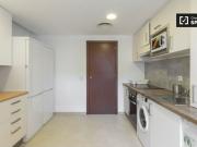 Acogedora habitación en alquiler en apartamento de 9...