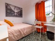 Acogedora habitación en alquiler en Quatre Carreres,...