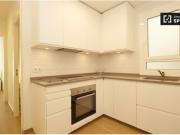 Acogedora habitación en alquiler en un apartamento de 3...