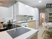 Acogedora habitación en alquiler en un apartamento de 4...