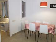 Acogedora habitación en alquiler en un apartamento de 4...