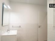 Acogedora habitación en alquiler en un apartamento de 7...