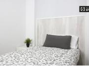 Acogedora habitación en alquiler en un apartamento de 8...