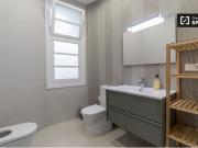 Acogedora habitación en alquiler en un apartamento de 8...