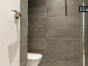 Acogedora habitación en apartamento de 5 dormitorios en...