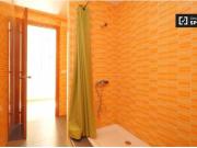 Acogedora habitación en apartamento de 6 dormitorios en...