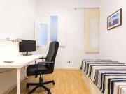 Acogedora habitación en apartamento de 6 dormitorios en...