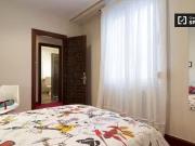 Acogedora habitación en casa de 7 dormitorios en Abando,...