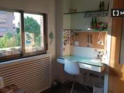 Acogedora habitación en piso de 5 habitaciones en...