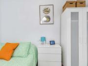 Acogedora habitación en un apartamento de 3 dormitorios...