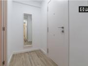 Acogedora habitación en un apartamento de 4 dormitorios...