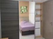 Acogedora habitación en un apartamento de 4 dormitorios...