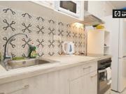 Acogedora habitación en un apartamento de 5 dormitorios,...