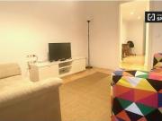 Acogedora habitación en un apartamento de 6 dormitorios...