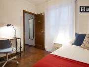 Acogedora habitación en un apartamento de 6 dormitorios...