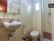 Acogedora habitación en un apartamento de 6 dormitorios,...