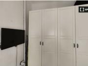 Acogedora habitación ideal para hombres solteros en...