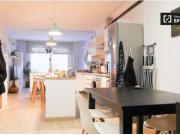 Acogedora habitación ideal para mujeres profesionales y...